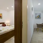 Felix 4*