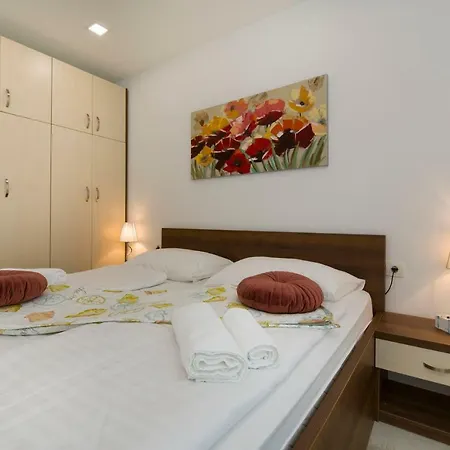 Lägenhetshotell Felix 4*