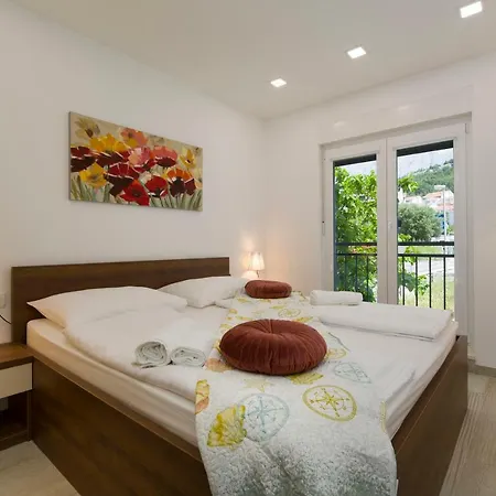 Lägenhetshotell Felix 4*