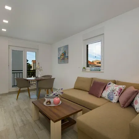 Lägenhetshotell Felix Promajna