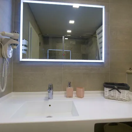 Felix Lägenhetshotell Promajna