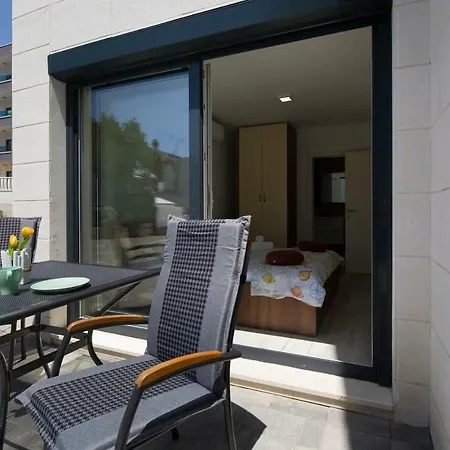 Lägenhetshotell Felix 4*