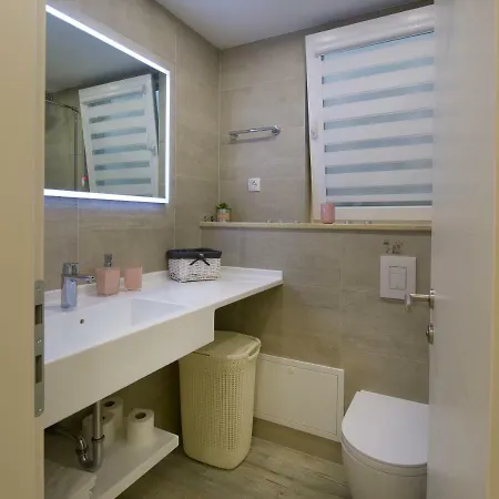 Felix Aparthotel Promajna