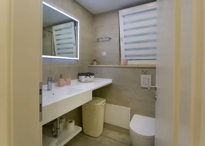 Felix Aparthotel Promajna